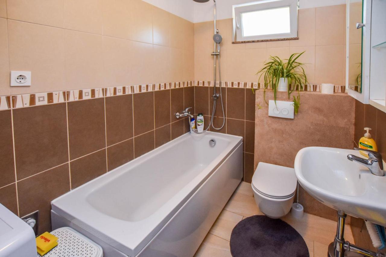 Kuca Za Odmor Lucija Apartment Vrana  Екстериор снимка